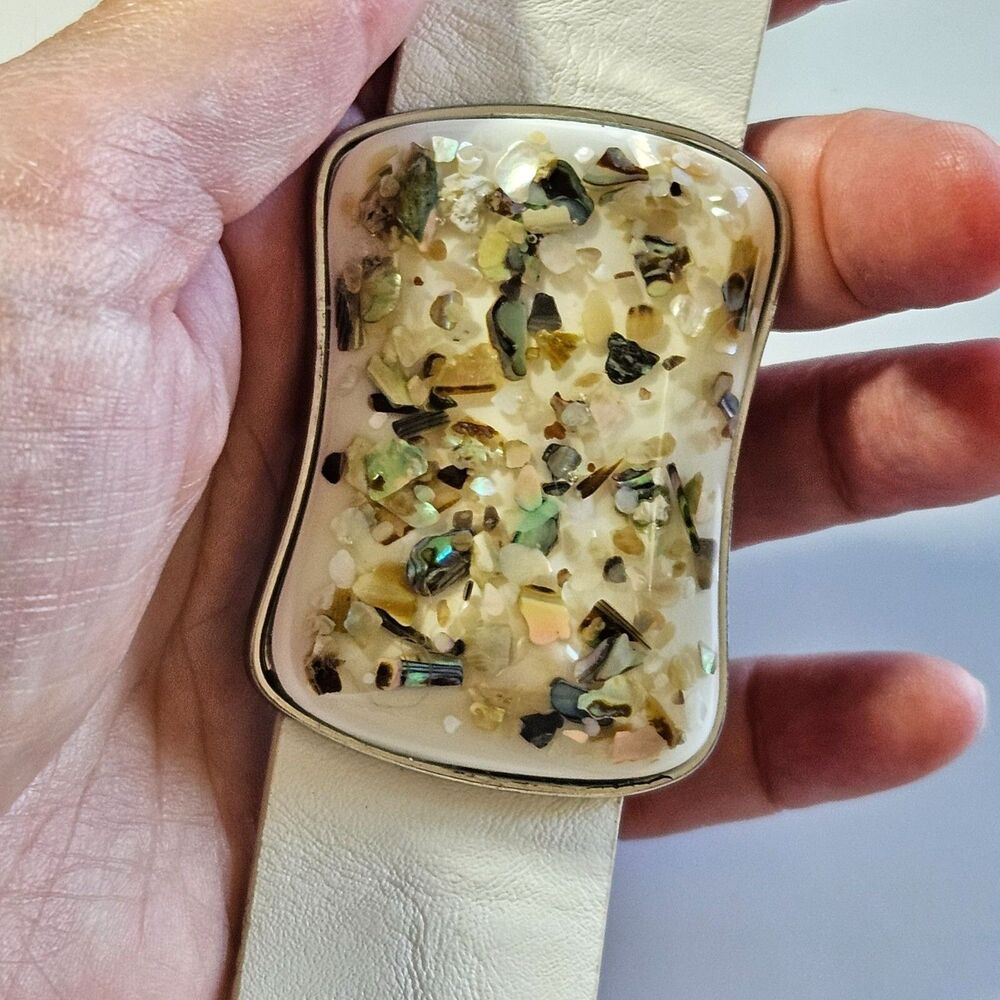 White Snap Bracelet Shells In Resin 8-9" Silver Tone Wide Statement